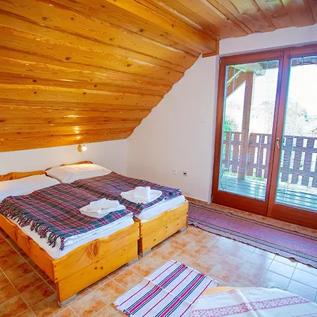 Oravsky Zrub Casa de hóspedes 3*